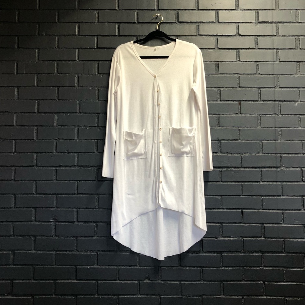 Long White Cardigan with Long Sleeves and Front Pockets